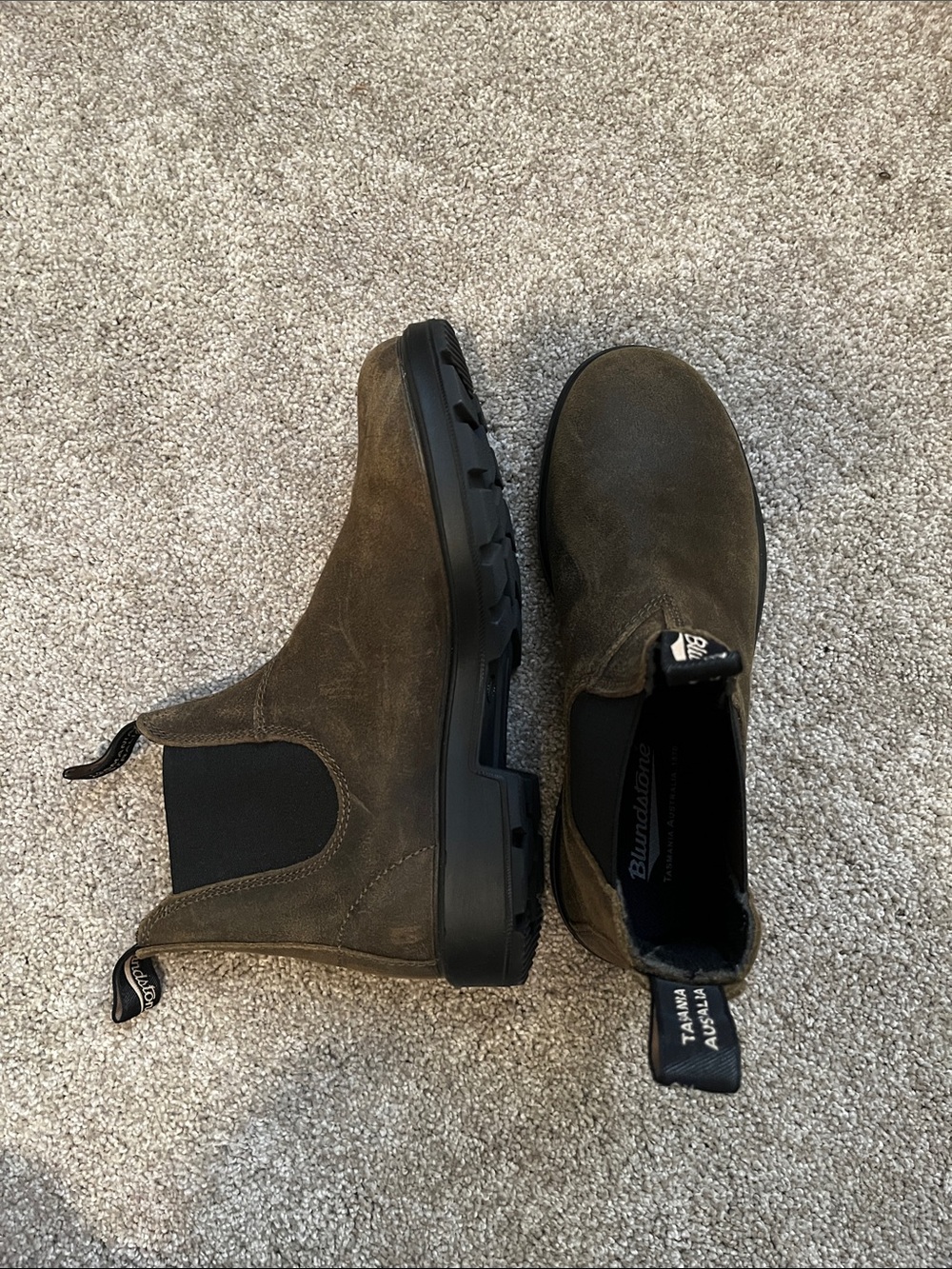 BLUNDSTONE CHELSEA BOOTS